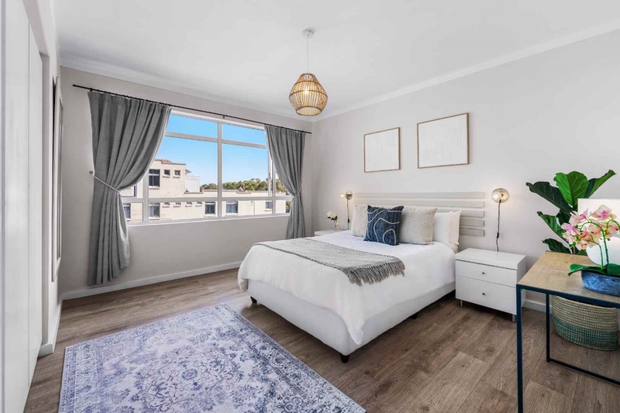 To Let 2 Bedroom Property for Rent in Green Point Western Cape